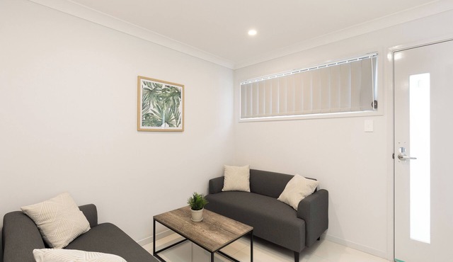 1 Bdr Apt w/AC & Kitchen | Parking | 114F1