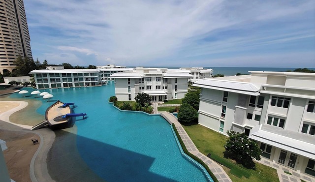 1 Bedroom Beachside Condo in Cha-am