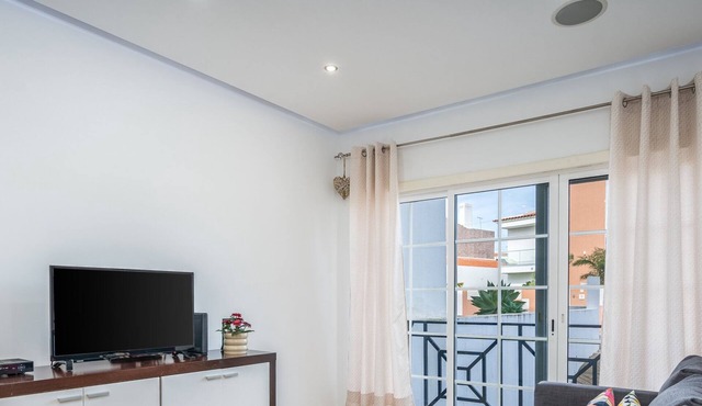#129 Almeida Garrett 19 by Home Holidays