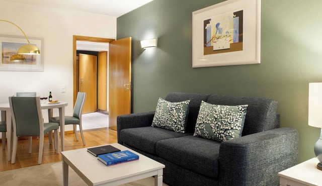 2 Homely Units at Altis Suites – Close to Avenida da Liberdade! Pets Allowed!