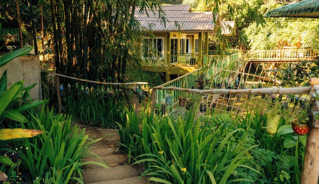 2 Private, Bungalows, Breakfast Included, Mae Hong Son Retreat near Ban Rak Thai