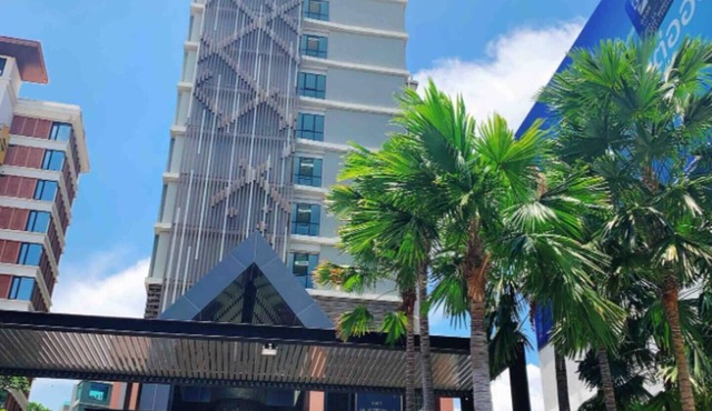 20% off New Listing - Luxurious and modern condo
