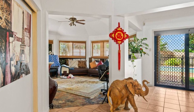 2BR Oasis w/Shared Pool | Daisy Hill Escape