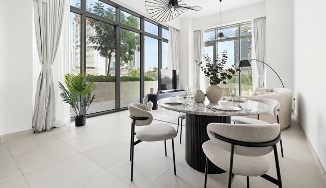 2BR plus M Pet-Friendly Prime Amenities