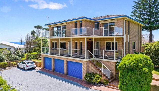 3 Bay Lane