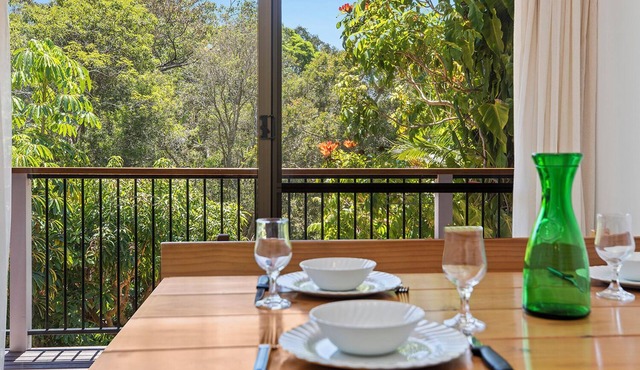 3 MINUTE WALK TO BEACH from 'Ocean Whisper Retreat'