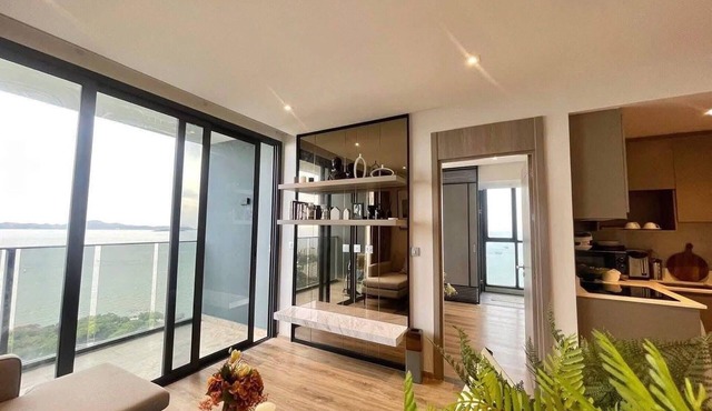 31st Floor 2 Bed Room Sea View Gem - Rare Unit