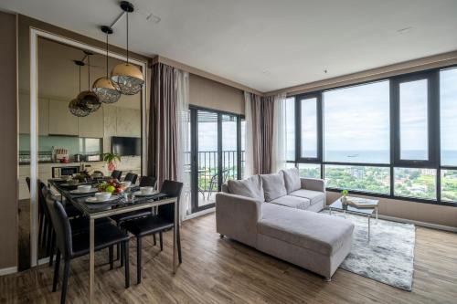 360 Seaview 2BR 15F Sriracha Beach by น้องมังคุด
