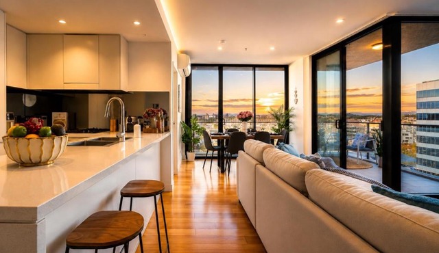 3BR Ocean View Apartment Pool CBD Parking