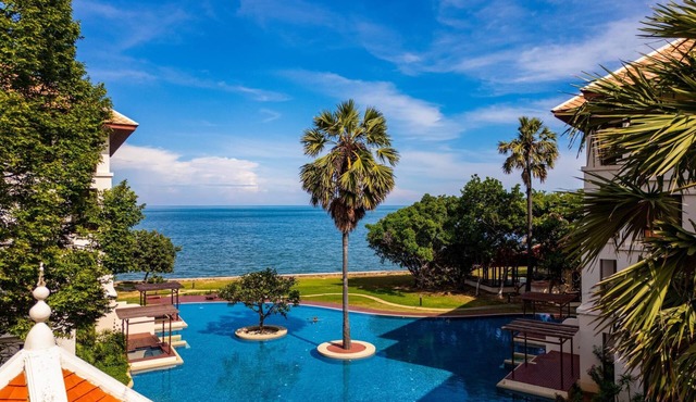4 Bed Beachfront Condo SP43