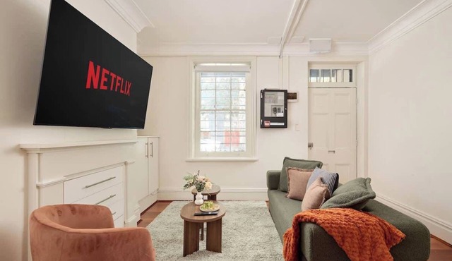 4BR Surry Hills Home | Pet Friendly + Parking