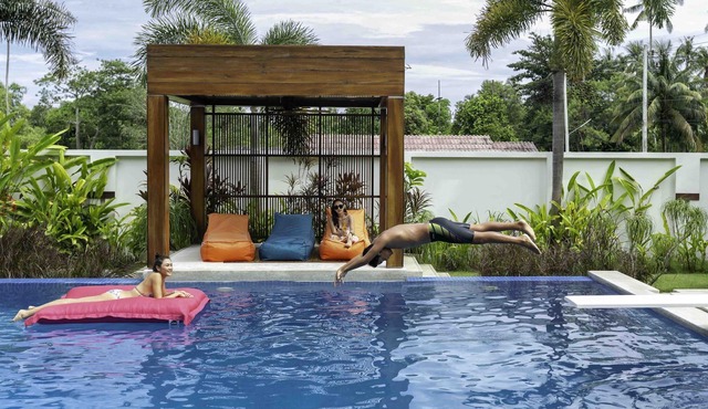 5BR Villa White Skies, Sleep 10, Breakfast, Staff