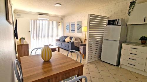 85 on First - Sawtell Apartments