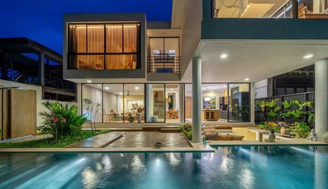 A Cliff Residence Villa
