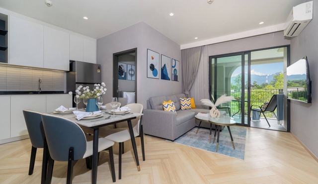 A wonderful complex with a swimming pool and a fitness room In Title Legendary
