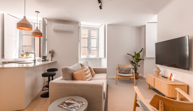 A2 NEW | Remodeled & Spacious! | Very Central