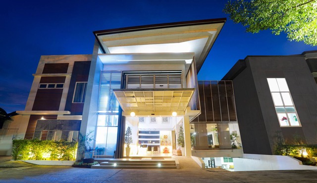 A2 Pool Resort