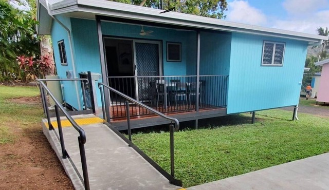 Accessible Villa 1 BR - Fully self-contained, wheelchair friendly, 1 Queen, 1 Sofa, 1 Trundle