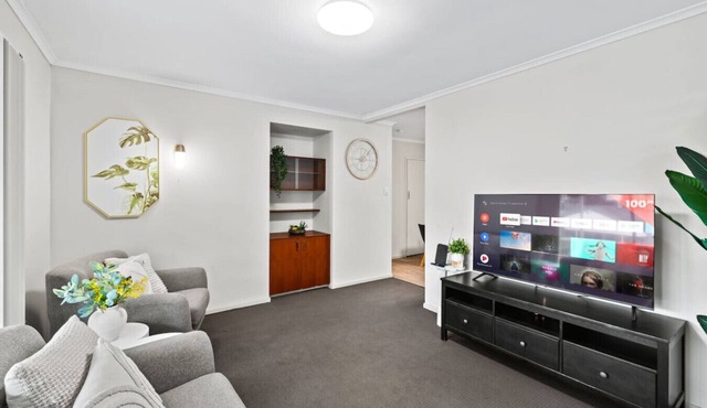 Affordable Stay | Private & Convenient |Near Shops
