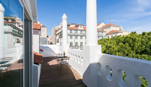 AL 86391 - Charming Penthouse in Chiado with terrace.