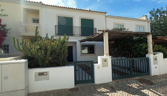 Algarve, 4 Bedrooms Independent House, Pêra