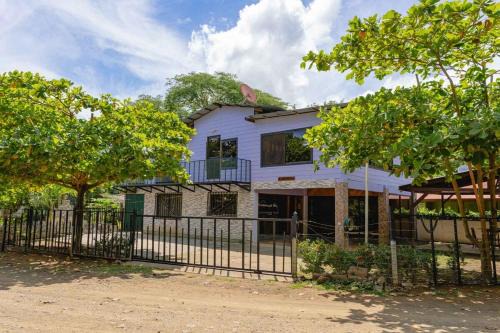 Almendro house playa Panamá