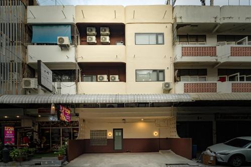 Apartment - 5 mins from MRT Huai Khwang