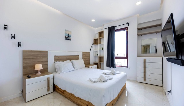 Apartment 'Prime Suite - Albufeira, Algarve' with Sea View, Wi-Fi and Air Conditioning