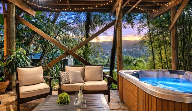 Avoca Family Beach House Air-Con BBQ Separate Cabin Retreat Wi-Fi