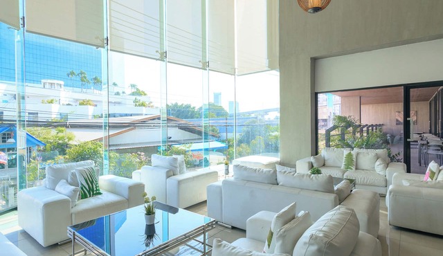 B2 Bangna Premier Hotel
