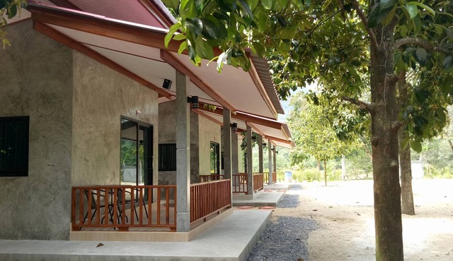 Baan Keree Thara Khiri Wong