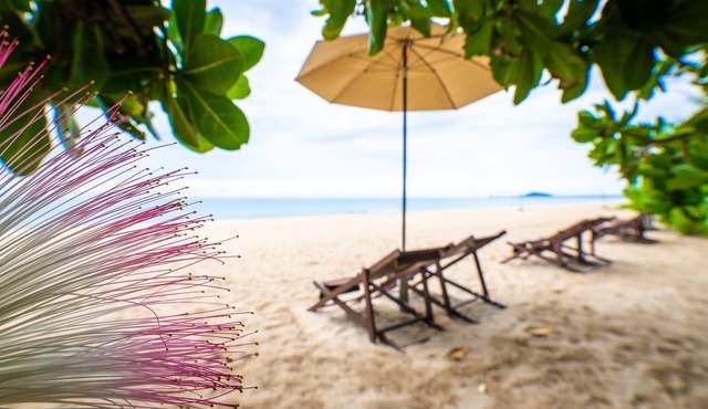 Baan Klang Aow Beach Resort