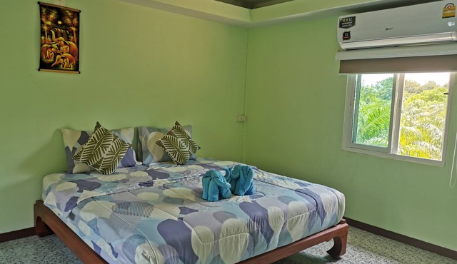 Baan Nomtham, with Hill view, Kitcken, Free Wifi & Smart TV
