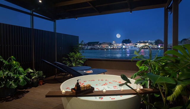 Baan Wanglang Riverside