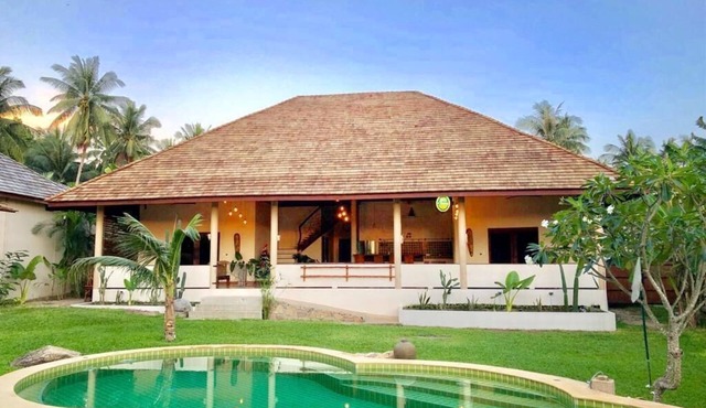★ Baan Yai Family Villa, five bedrooms and Celebration/Yoga space ★