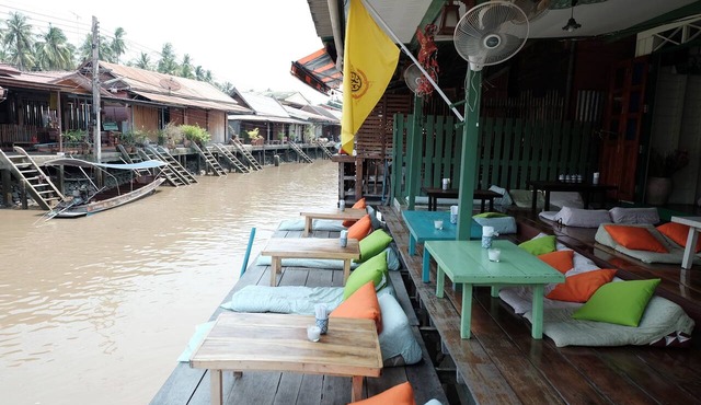 Baanrak Amphawa Homestay