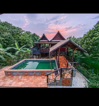 Baanthaeraek Vintage Bungalow