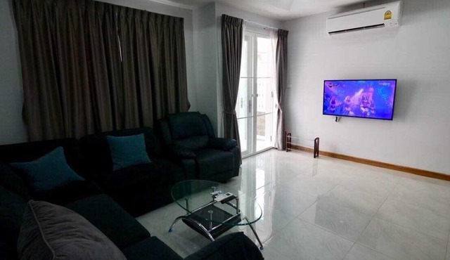Basic Line Home in Chiang mai in the old Town, 4 Bed Rooms, 5 Bath Rooms, Kichen