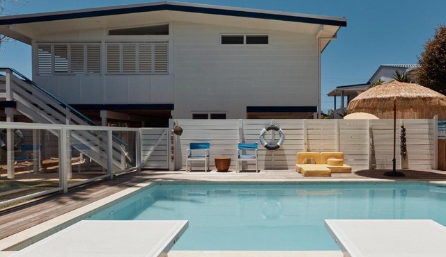 BAY PROPERTIES . The Sailor Shack