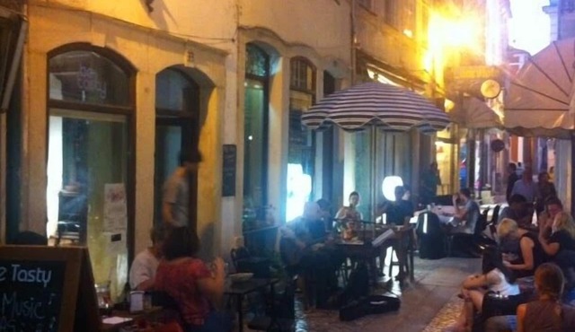 Be Coimbra Hostels