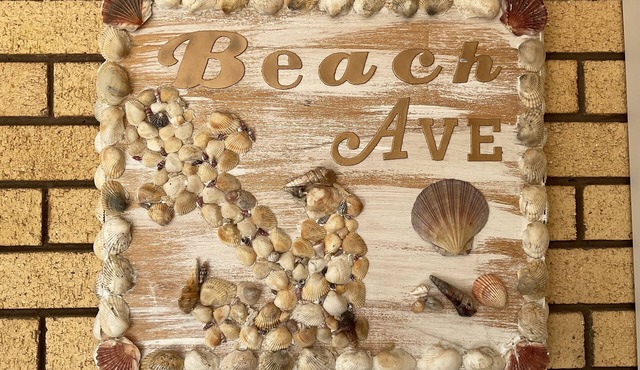 BEACH AVE - WALK TO BEACH, SHOPS & TAVERN
