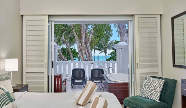 Beach Club Oceanview Spa Suite in Palm Cove