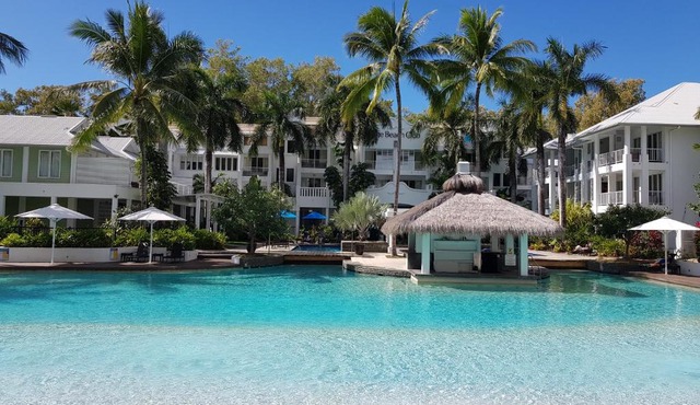 Beach Club Palm Cove