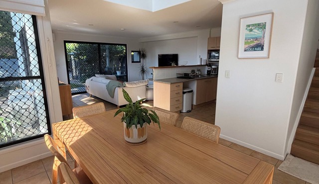 Beach Stay | Walk to the Surf, Café & Shops