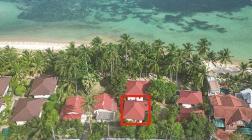 Beachfront Bungalow - Steps Away from the Sea