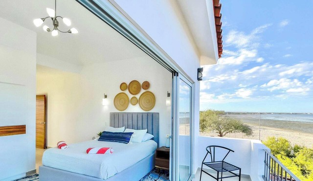 Beachfront Compound, Pool, BBQ, Best for Groups