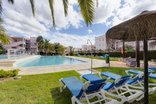 Beachside oasis with Pool