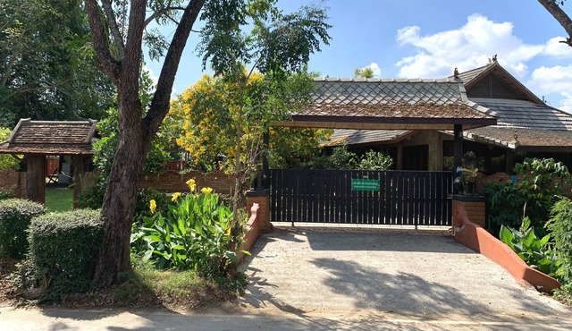 Beagles Green - Lanna Style Wooden Home and Garden