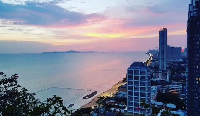 Beautiful 2 Bedroom Seaview Jomtien 18th floor 78sqm พัทยา