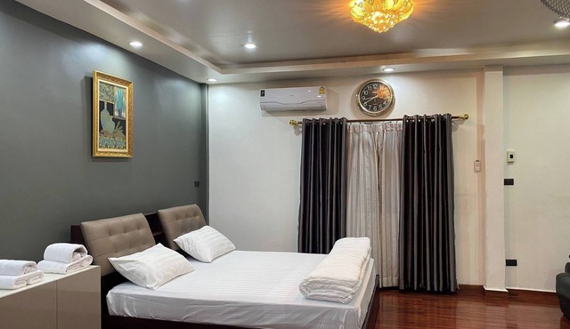Beautiful 2 Story Newly Renovated Bungalow House